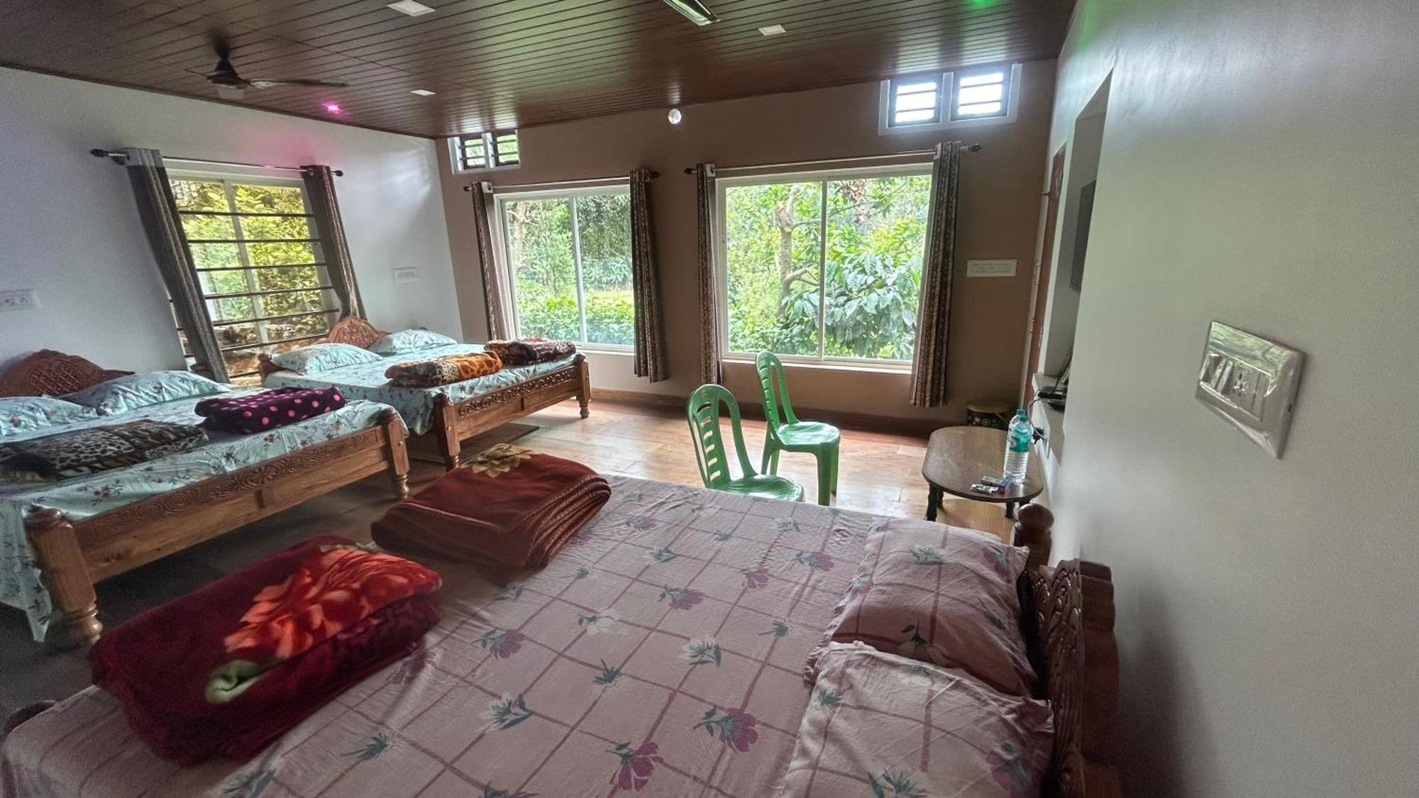 Doddakallu Betta Homestay Coorg Somvārpet Exterior foto